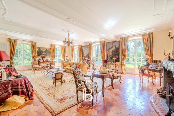 Aix-en-Provence, Bastide 23 Chambres -  1 038 m² à vendre