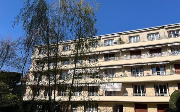 Appartement à vendre    5 pièces • 120,11 m2 Fontenay-sous-Bois