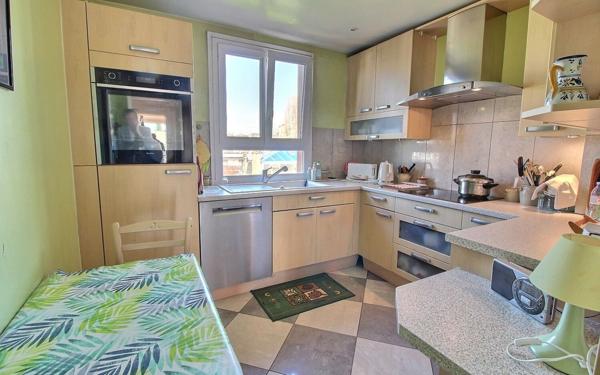Appartement à vendre    5 pièces • 120,11 m2 Fontenay-sous-Bois