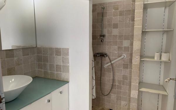 Appartement à louer    2 pièces •  Caumont-sur-Durance