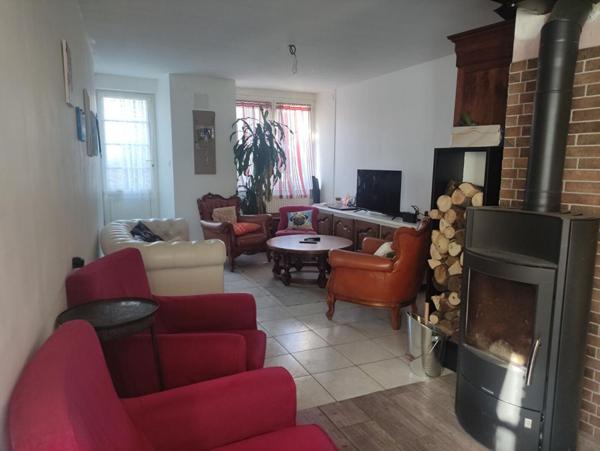 Maison  6 pièces, 97 m² + dépendances