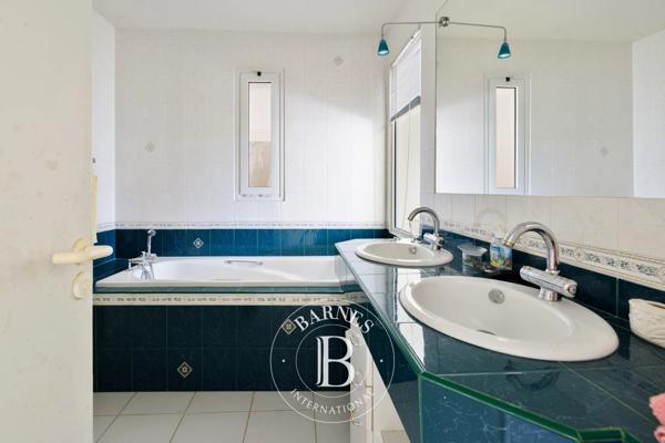 Ciboure, Maison 5 Chambres -  336 m² à vendre