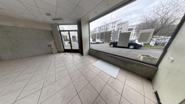 Creil (60100) LOCAL COMMERCIAL A LOUER env 180m2