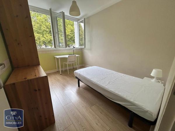 Appartement à louer 5 pièces 82m²