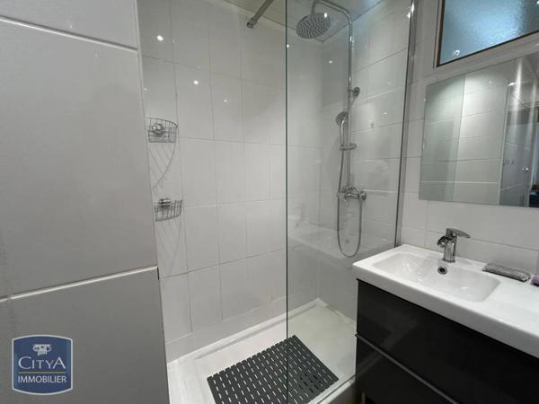 Appartement à louer 5 pièces 82m²