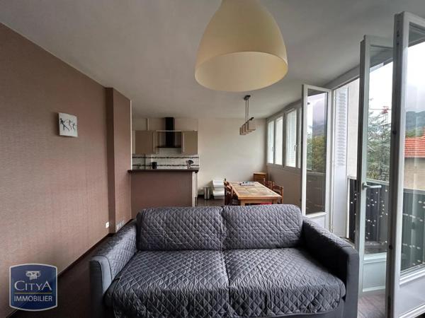 Appartement à louer 5 pièces 82m²