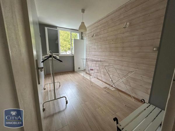 Appartement à louer 5 pièces 82m²