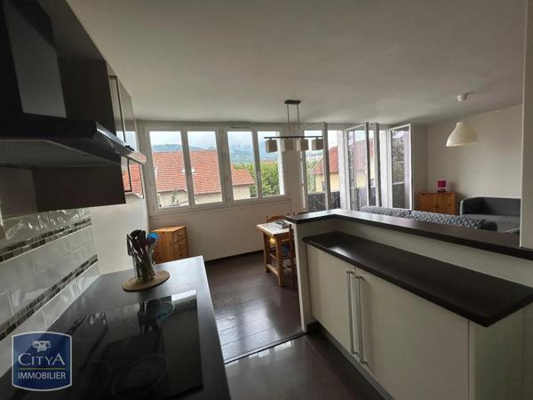 Appartement à louer 5 pièces 82m²