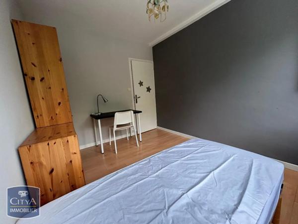 Appartement à louer 5 pièces 82m²