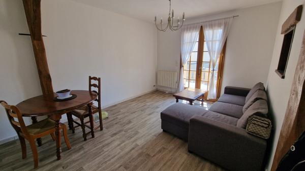 Jolie maison d'environ 57m², 2 chambres avec jardin de 680m² à Limay