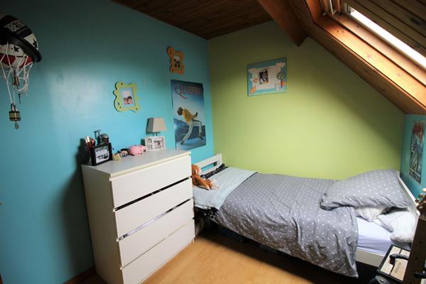 Jolie maison d'environ 57m², 2 chambres avec jardin de 680m² à Limay