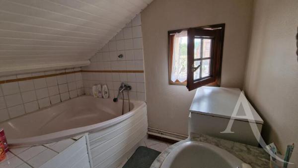 Jolie maison d'environ 57m², 2 chambres avec jardin de 680m² à Limay