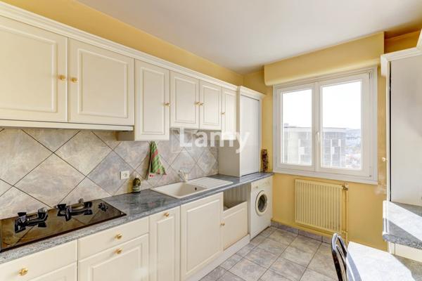 Appartement type 3 bis + parking couvert