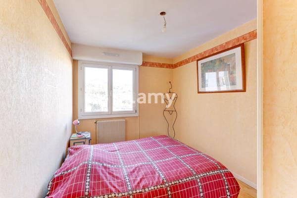 Appartement type 3 bis + parking couvert