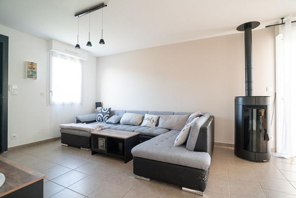 Maison Monnaie 4 pièce(s) 80 m2 centre bourg