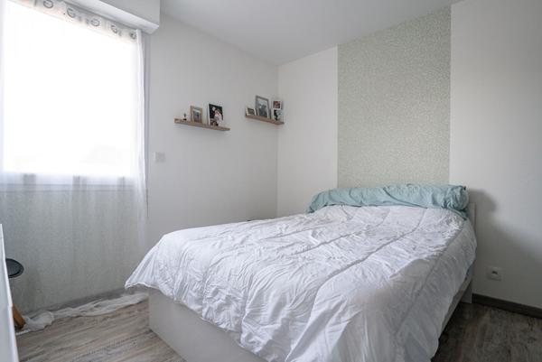 Maison Monnaie 4 pièce(s) 80 m2 centre bourg