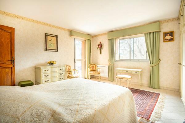 Maison à vendre    6 pièces •  Bagnols-en-Forêt