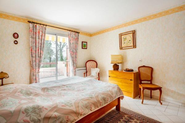 Maison à vendre    6 pièces •  Bagnols-en-Forêt