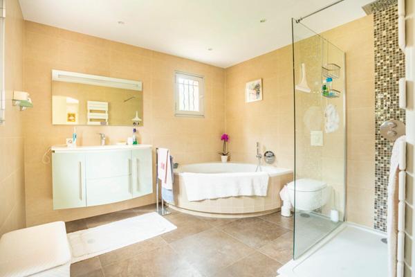 Maison à vendre    6 pièces •  Bagnols-en-Forêt