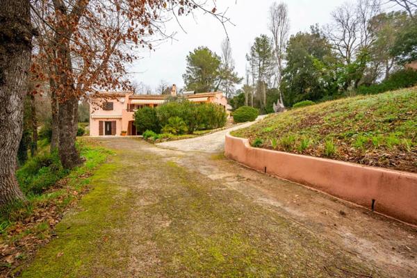 Maison à vendre    6 pièces •  Bagnols-en-Forêt