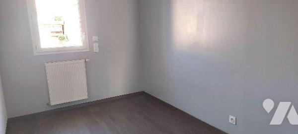  À proximité du centre d'Acigné, au sein d'une résidence sécurisée, venez découvrir ce bel appa...