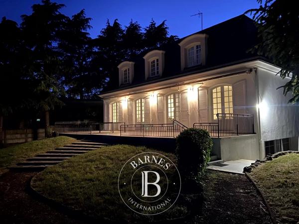 Blois, Maison de ville 7 Chambres -  361 m² à vendre