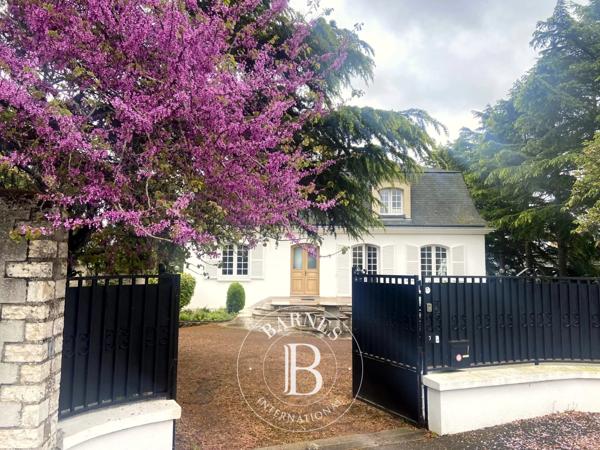 Blois, Maison de ville 7 Chambres -  361 m² à vendre