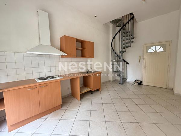 A louer T2 DUPLEX de 30m²  à SAINTE BAZEILLE au coeur du village