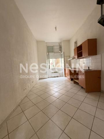A louer T2 DUPLEX de 30m²  à SAINTE BAZEILLE au coeur du village
