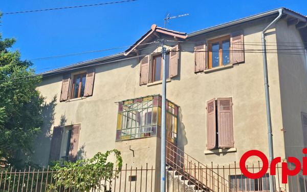 Maison à vendre    7 pièces •  Saint-Genis-Laval