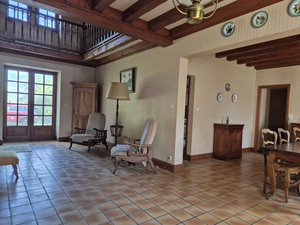 Maison familiale ou projet de gîtes à 5 min de Ruffec