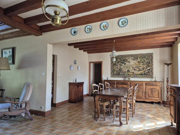 Maison familiale ou projet de gîtes à 5 min de Ruffec