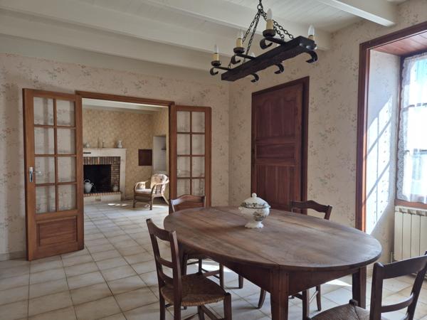 Maison familiale ou projet de gîtes à 5 min de Ruffec