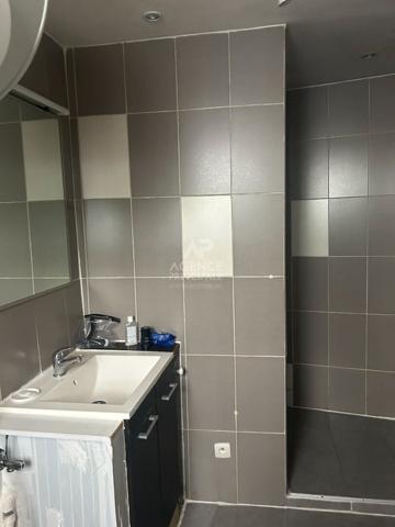 Maison Le Mesnil Le Roi - MAison a rénover €399 000 ** - Référence 13155