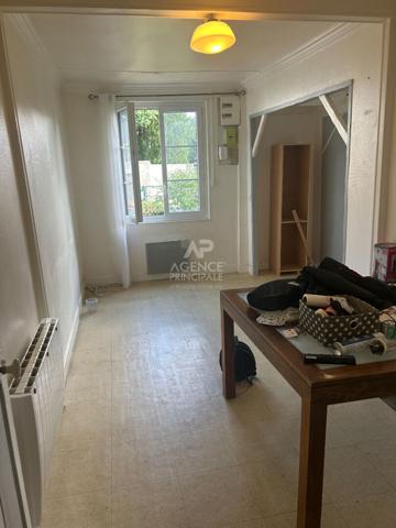 Maison Le Mesnil Le Roi - MAison a rénover €399 000 ** - Référence 13155