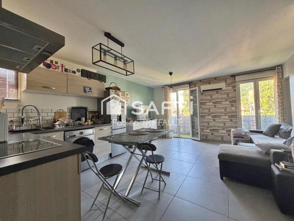 T2 avec grand balocn dans résidence récente