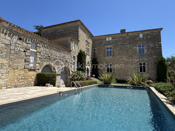 Chateau de 575 m²