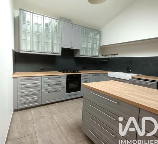 Maison à vendre 7 pièces 144 m² Saint-Étienne-de-Montluc