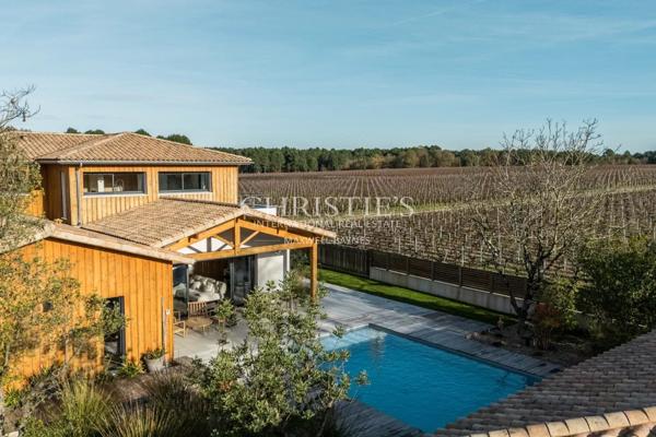 Maison d’architecte d’exception – Vue panoramique sur les vignes – Calme absolu – À moins de 10 minutes à vélo du centre-ville de léognan
