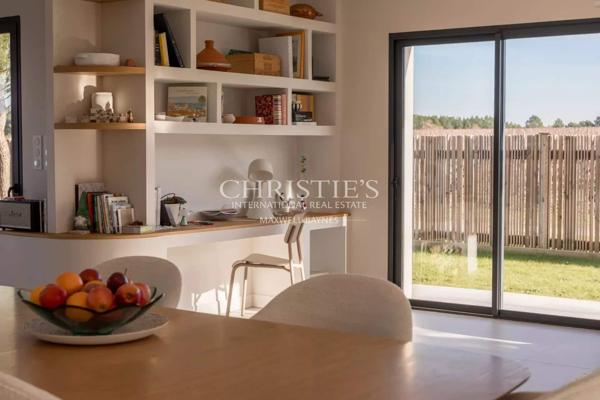 Maison d’architecte d’exception – Vue panoramique sur les vignes – Calme absolu – À moins de 10 minutes à vélo du centre-ville de léognan