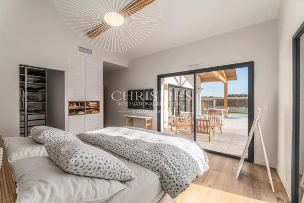 Maison d’architecte d’exception – Vue panoramique sur les vignes – Calme absolu – À moins de 10 minutes à vélo du centre-ville de léognan