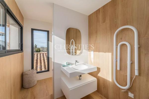 Maison d’architecte d’exception – Vue panoramique sur les vignes – Calme absolu – À moins de 10 minutes à vélo du centre-ville de léognan