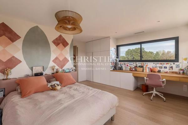 Maison d’architecte d’exception – Vue panoramique sur les vignes – Calme absolu – À moins de 10 minutes à vélo du centre-ville de léognan