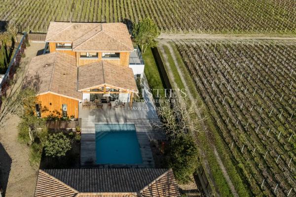 Maison d’architecte d’exception – Vue panoramique sur les vignes – Calme absolu – À moins de 10 minutes à vélo du centre-ville de léognan