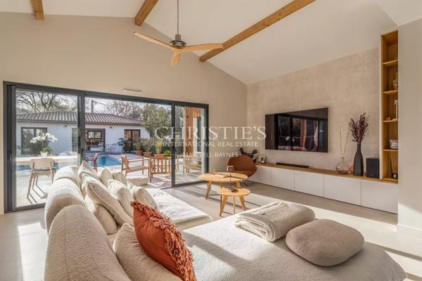 Maison d’architecte d’exception – Vue panoramique sur les vignes – Calme absolu – À moins de 10 minutes à vélo du centre-ville de léognan