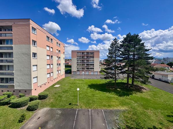 Appartement  T3 Cournon D Auvergne, 2 chambres, balcon et cave