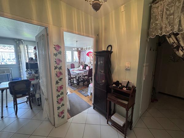 Appartement  T3 Cournon D Auvergne, 2 chambres, balcon et cave