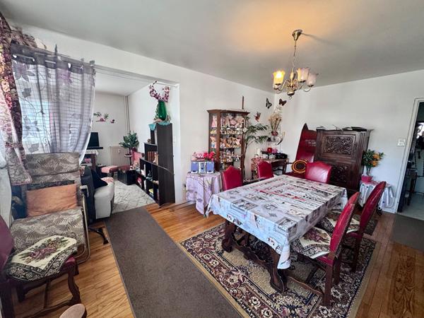 Appartement  T3 Cournon D Auvergne, 2 chambres, balcon et cave