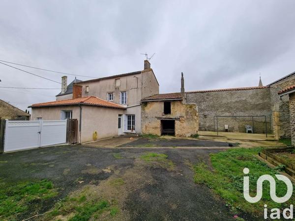 House for sale 4 rooms 135 m² Thénezay