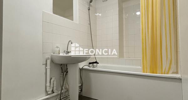 Location Appartement 2 pièces 49.99 m² - Melun 77000